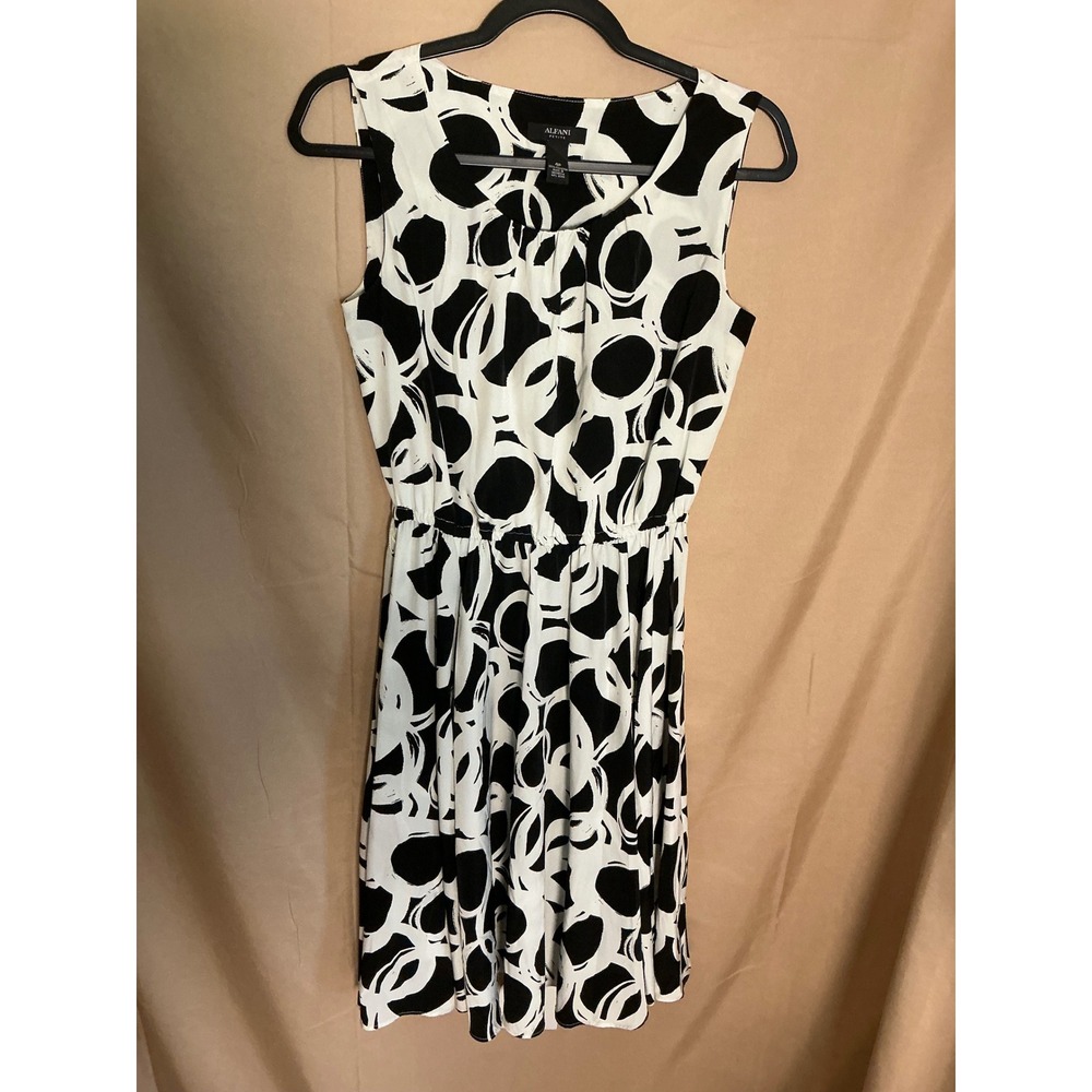 Alfani Fit & Flare Dress Womens 4P Black White Excellent Geometric Circle Print